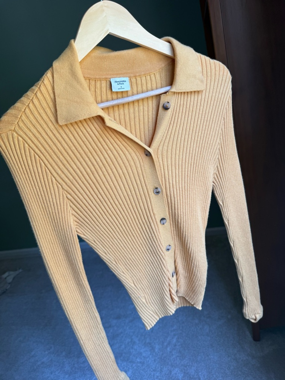 Abercrombie & Fitch Ribbed Collared Button-Up in Yellow